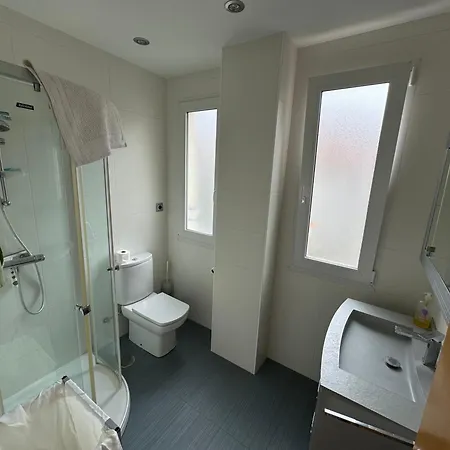 A 2 Min De La Playa Con Garaje Privado! *